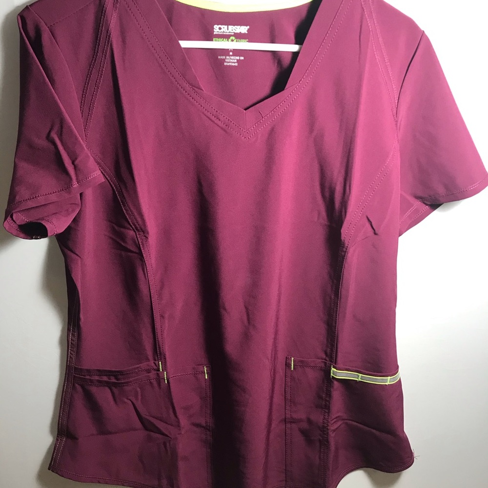 Scrub star women’s active V-neck top size medium